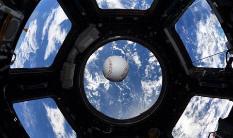 Бейзбол в Космоса: Рекорд (ВИДЕО) - 1