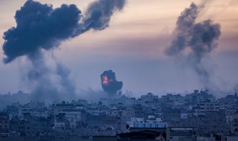 Израелската авиация бомбардира позициите на радикални организации в ивицата Газа - 1