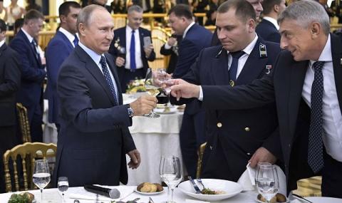 Путин - първо на сватба, после при Меркел - 1