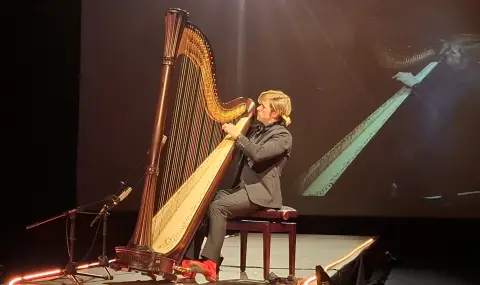 Бурни нестихващи аплодисменти и три биса за Александър Болдачев и неговата арфа - 1