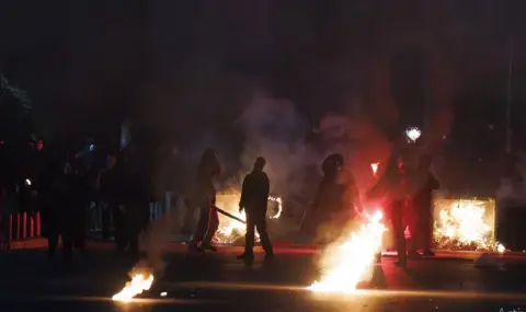 Седем арестувани след сблъсък с гръцката полиция по време на митинг - 1