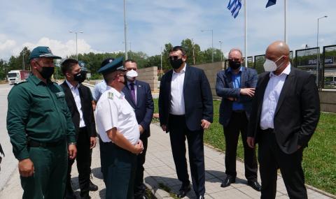 Ще спират на границите всеки с неплатени фишове и актове - 1