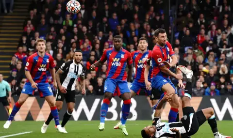 Феновете на Кристъл Палас организират протестно шествие срещу УЕФА - 1