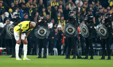 Масови арести в Турция заради залагания и уреждане на мачове - 1