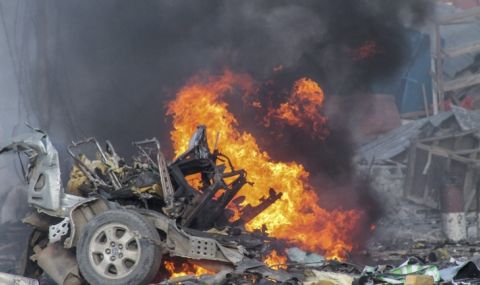 Ислямистката групировка "Аш Шабаб" пое отговорност за атентатите в Могадишу - 1