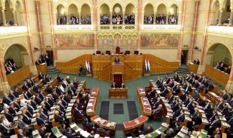 Новият парламент на Унгария започна работа - 1