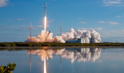 Компанията SpaceX изпраща екипаж на МКС - 1