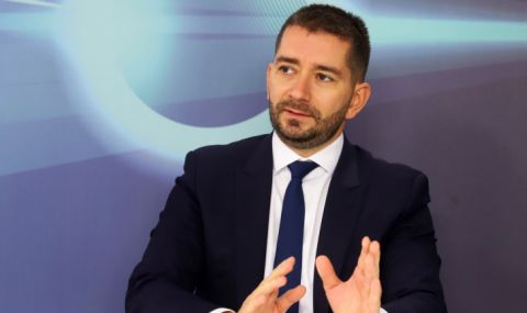 Слави Василев: Коалиция на първите две партии е немислима, това ще обезличи ПП - 1