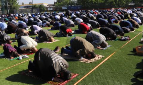 Празнична молитва на открито за Рамазан байрам в Кърджали - 1