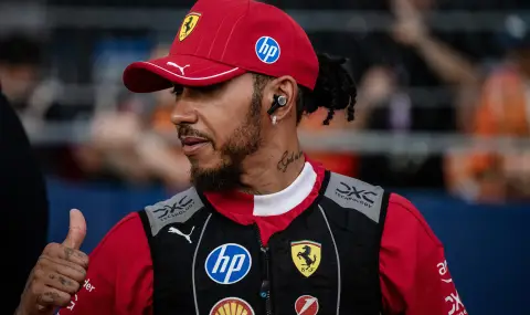 Люис Хамилтън губи позиции след наказание в Гран при на Сингапур - 1