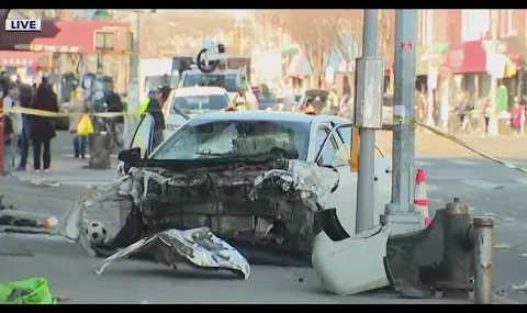Кола се вряза в група хора в Шефилд, загина мъж ВИДЕО - 1