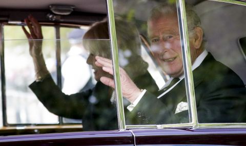 Крал Чарлз Трети и съпругата му Камила са на път към Единбург - 1