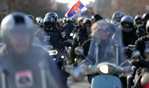 Макрон и Вучич обсъдиха протестите и бъдещето на Сърбия - 1