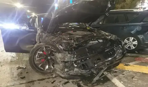 Шофьорът, помел шест паркирани автомобила в центъра на София, е бивш шеф в държавната „Автомагистрали“ - 1