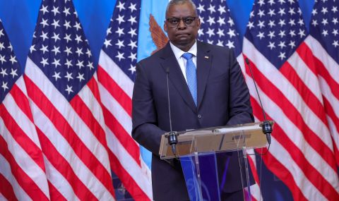 Лойд Остин: Украйна още разполага с достатъчен капацитет и огнева мощ за контраофанзивата - 1