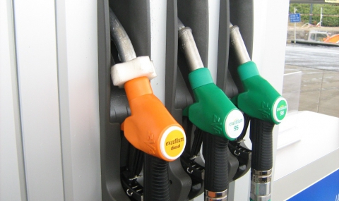Бензин и дизел се изравниха при 1,99 лв. за литър - 1