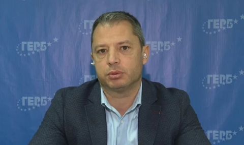 Делян Добрев: Горивото ни е надписано с лев за литър - 1