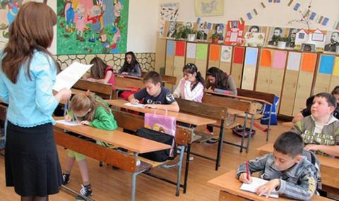 64 000 ученици на външно оценяване утре - 1