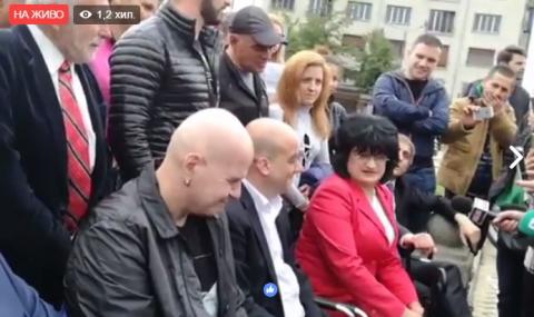 Скечове на поредния ден на протест на Слави Трифонов - 1