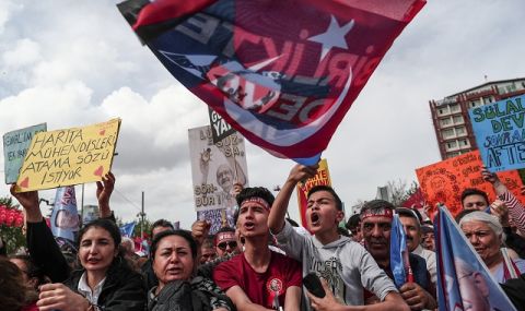 Хиляди турци подкрепиха Кемал Кълъчдароглу преди тежката битка с Реджеп Ердоган (СНИМКИ) - 1