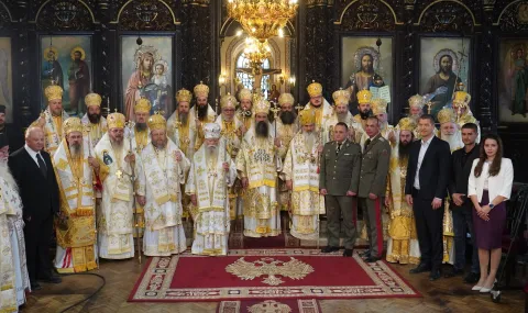 Патриарх Даниил връчи орден „Св. Йоан Рилски“ на Старозагорския митрополит д-р Киприан - 1