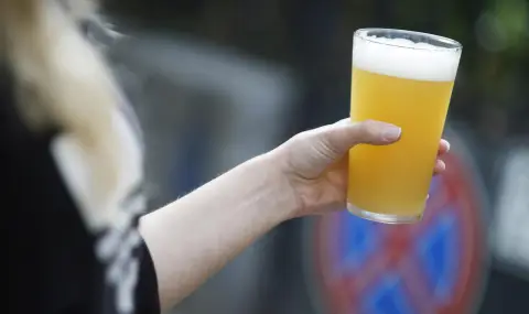 Остава забраната за пиене на бира по пейките в Шумен - 1