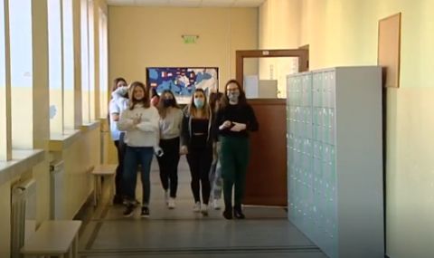 Красимир Вълчев: Има опасност учениците да се върнат вкъщи - 1