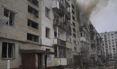 Русия удари с ракета Суми, има поне три жертви - 1