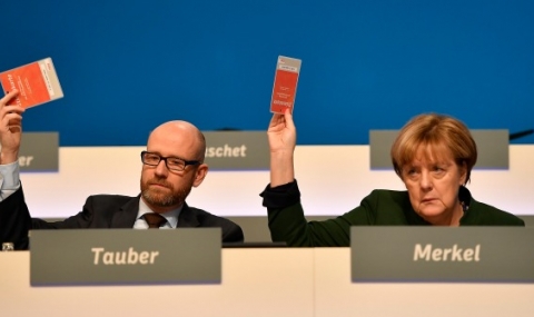 Меркел удря по двойното гражданство - 1
