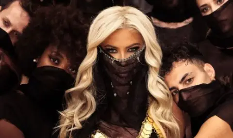 Andrea took off her blouse  - 1