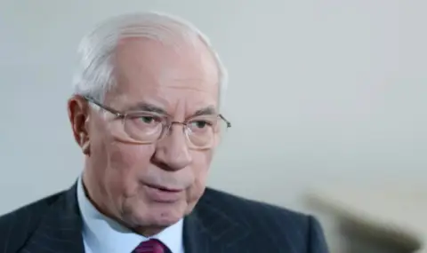 Азаров: Искането за 800-хилядна армия означава, че Зеленски дори не мисли за мир