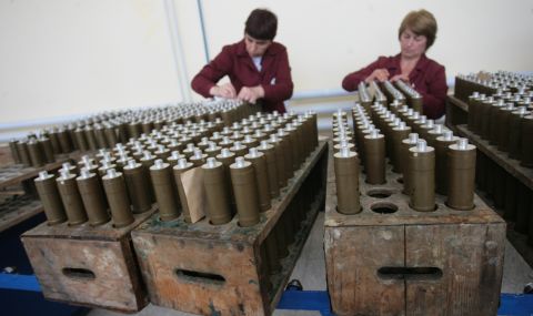 Експерт:  България може да не дава оръжия на Украйна, но да помага на Полша да попълни резервите си - 1