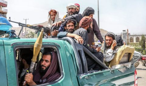 Талибани охраняват с картечници руското посолство  - 1