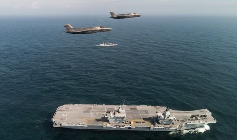 САЩ оставят свой самолетоносач в Средиземно море - 1
