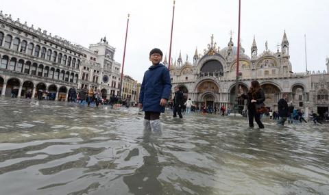 Наводнена Венеция се готви за нов ужас (СНИМКИ) - 1