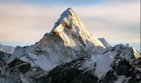 Първата жена покорила Еверест 2 пъти за 5 дни (ВИДЕО) - 1