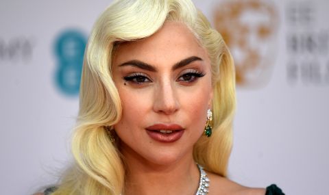 Ослепителната Лейди Гага - или как да се появиш на два червени килима в една и съща нощ (СНИМКИ) - 1