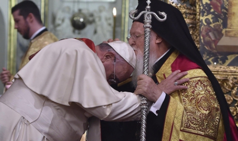 Папа Франциск поиска и получи благословия от патриарх Вартоломей - 1