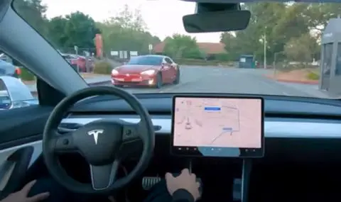 Tesla представи първата официална версия на своя автопилот - 1