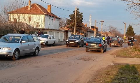 Подписват договори за основен ремонт на 15,7 км от пътя между Мъдрец и Обручище  - 1