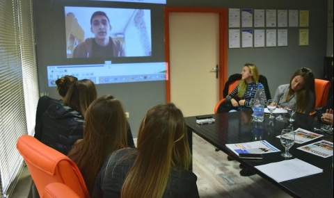 Раздават стипендии на 81 талантливи деца в Пловдив - 1