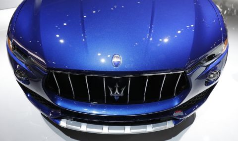 30-годишен си купи Maserati с незаконни помощи за COVID-19 - 1