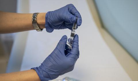 Спряха тестовете на ваксина заради необяснимо заболяване - 1