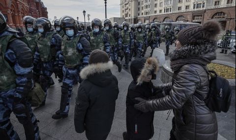 Изтезания в полицейски участък след антивоенен протест в Москва (АУДИО) - 1