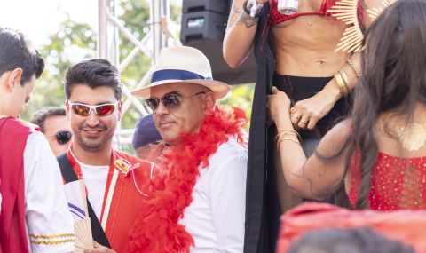 Президентът на Швейцария се присъедини към шествието на най-голямото в света техно парти (ВИДЕО) - 1