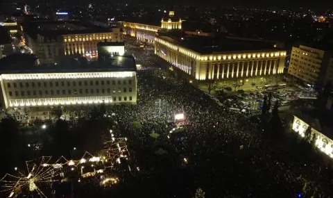 "Уолстрийт джърнъл" за България: Поколението Z за първи път сваля европейско правителство