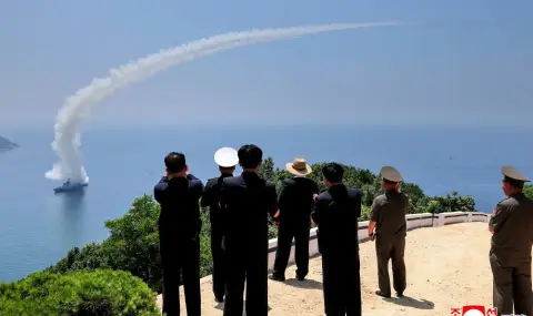 Kim Jong-un tests weapons on destroyer Kang Gon  - 1