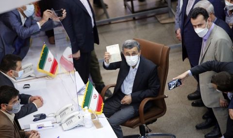 Лошото момче на Иран отново иска да е президент - 1