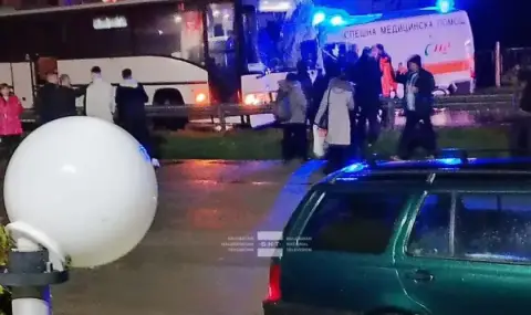 Шофьор на линейка загина при удар в автобус край Велико Търново