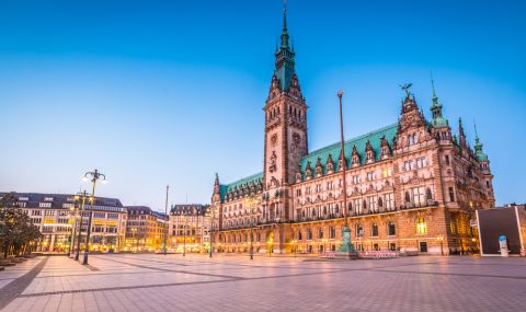 Екоактивисти прекъснаха с протестна проява филхармоничен концерт в Германия  - 1